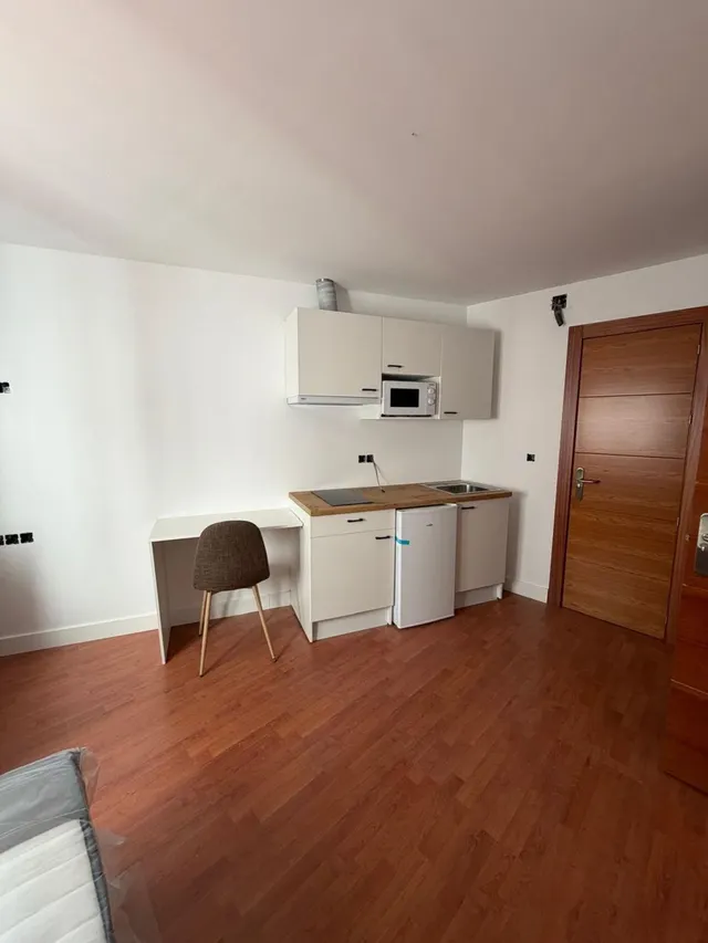 APARTAMENTO EN ALQUILER — 10