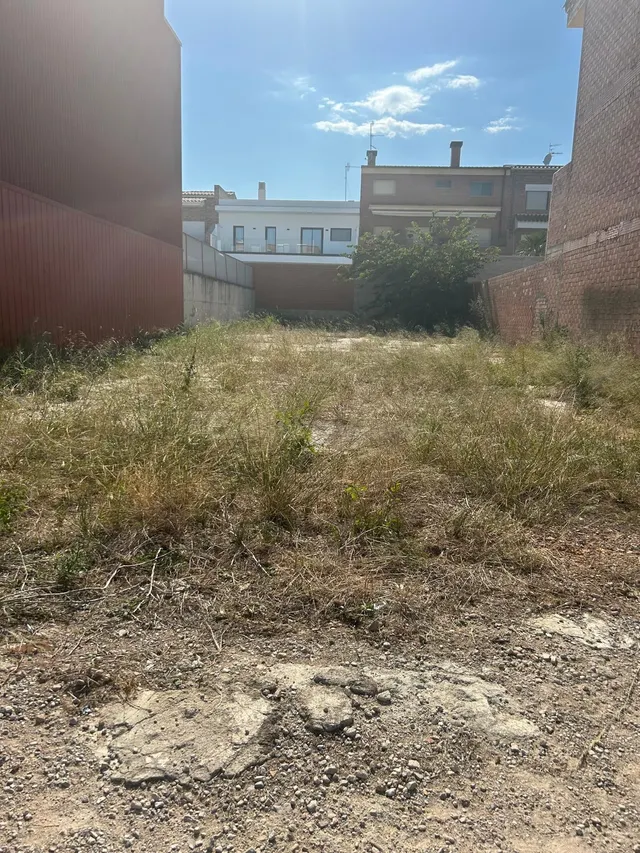 Amplia Parcela de 308m2 edificables en Venta en Valletes, Am - foto 2