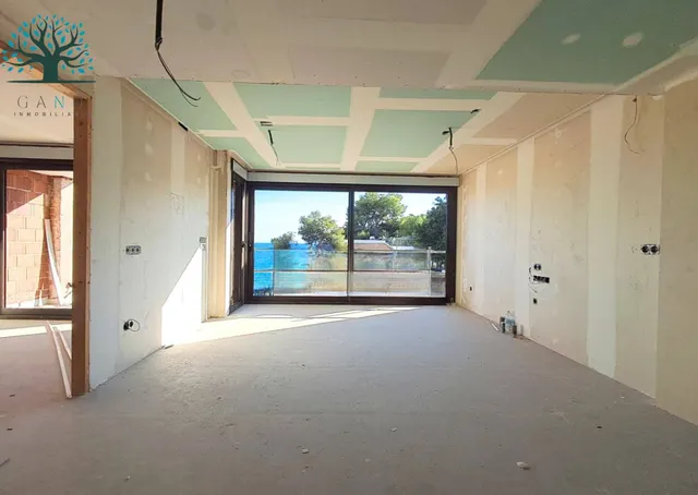 Último apartamento de obra nueva en primera línea de isla plana — 2