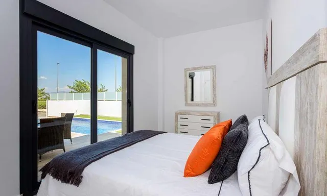 VILLA DE DISEÑO MEDITERRANEO CERCA DE TODO — 10