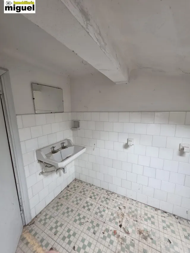 Se vende gran propiedad para rehabilitar en Abándames, Peñamellera Baja — 20