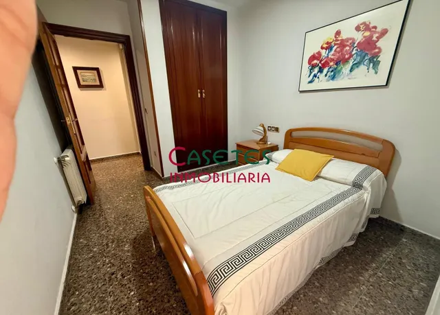 AMPLIA VIVIENDA CON PLAZA GARAJE DOBLE-CERRADA. — 16