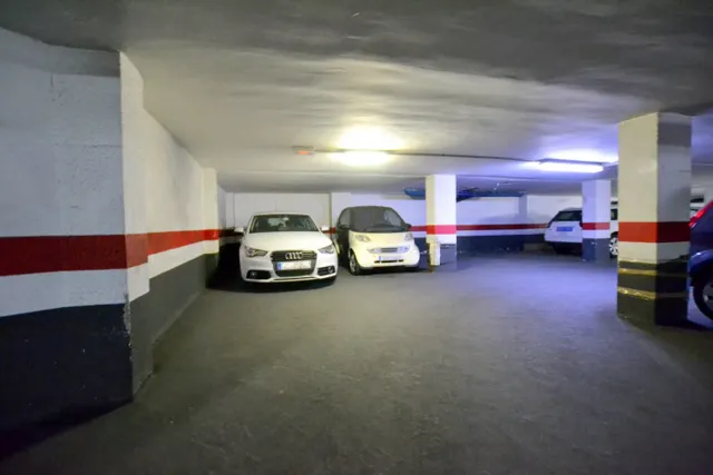 PLAZA DE GARAJE CON BUENAS DIMENSIONES. JUNTO AL MERCADO DE ALGIRÓS. — 7