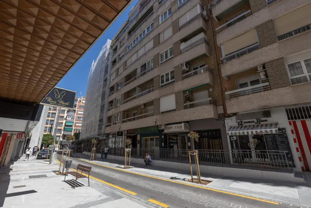 Amplia vivienda en pleno centro de Granada — 50