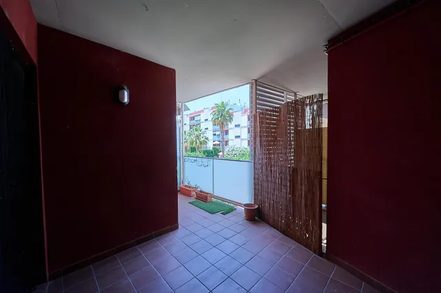 PISO DE 3 HAB CON BALCÓN, PK, Trastero y Piscina Comunitaria — 26
