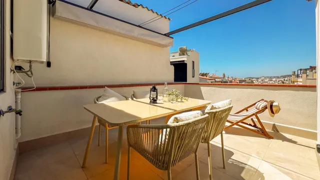 Estudio Ático con encanto en venta zona Sant Sebastiá Tu refugio ideal en Sitges. — 11