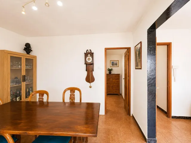 Piso de 151 m2 con terraza y vistas al mar en el centro de Arenys de Mar — 6