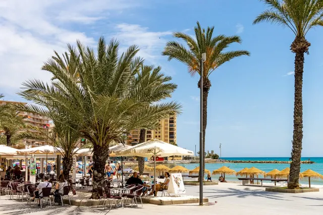 Apartamento de 2 dormitorios en Torrevieja, a 200m de la Playa de Los Locos — 37