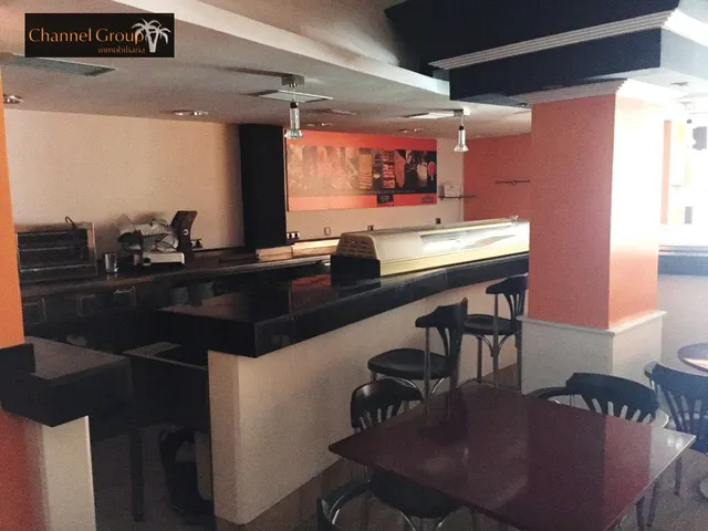 SE VENDE O TRASPASA BAR — 7