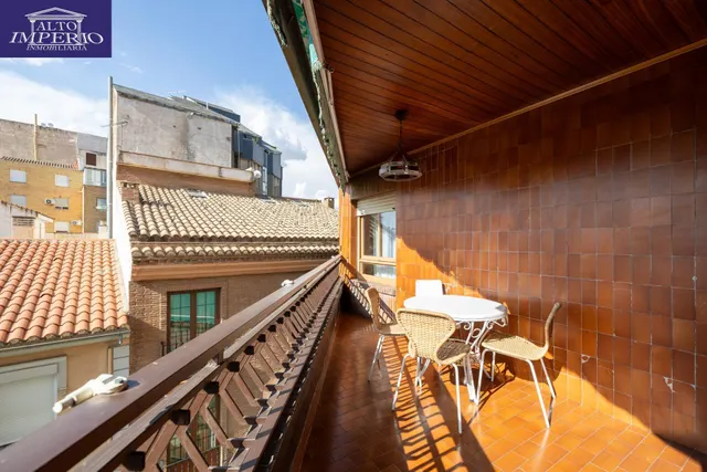 Piso y cochera en venta junto Acera de Darro. — 17