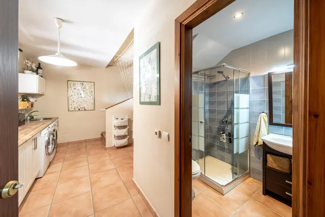 Chalet unifamiliar independiente de 320 m2 parcela de 992 con piscina y certificación A — 48