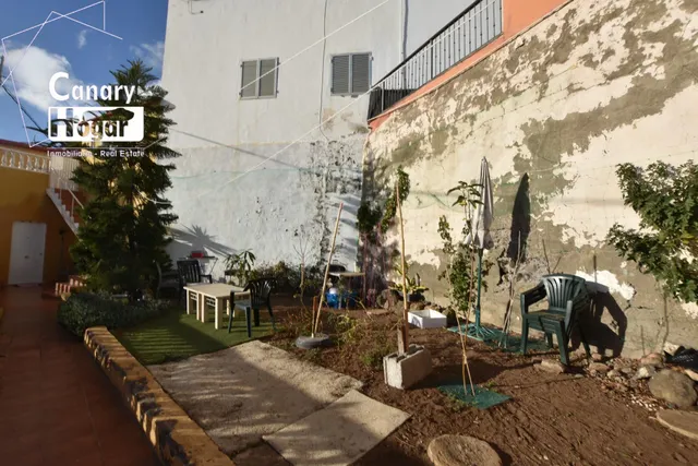 Casa con terreno en venta en Chio Guia de Isora — 38