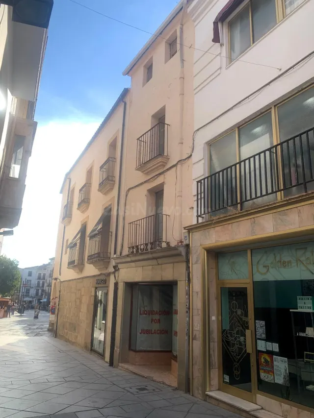 LOCAL CON VIVIENDA EN LA CALLE DEL REY