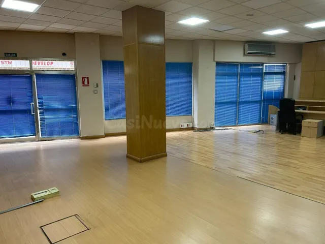 Amplio local comercial en el centro de Cáceres - foto 2