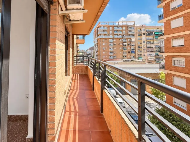 Piso de 2 habitaciones en alquiler en C/Juan Ramón Jiménez — 3