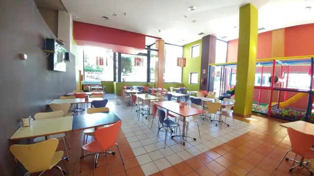 LOCAL EN EL CENTRO DE TORREMOLINOS — 26