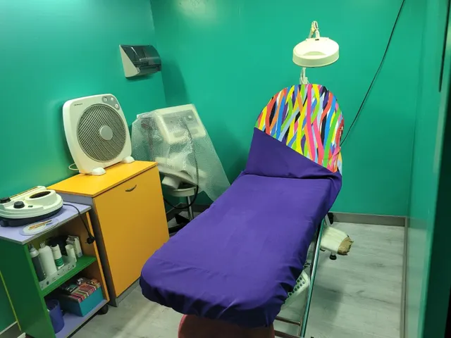 ¡Tu Negocio y Vivienda en el Corazón de Cádiz: 130m2 de Posibilidades Infinitas! — 14