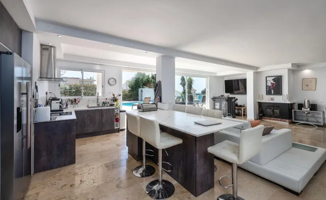 Villa 280m2 — 9