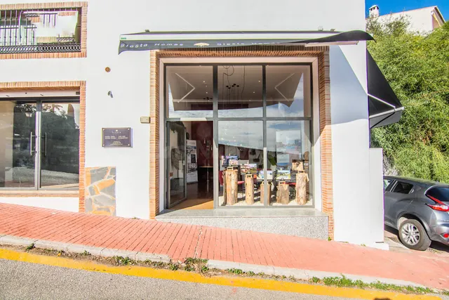 Local comercial 1 habitación 53m² en venta - Marbella - foto 2