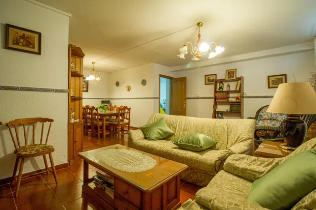 CHALET INDEPENDIENTE JUNTO AL VIEJO VIVERO EN BADAJOZ — 35