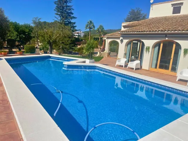 ¿BUSCAS UN CHALET EN SANTA ANA? ESTE ES EL TUYO