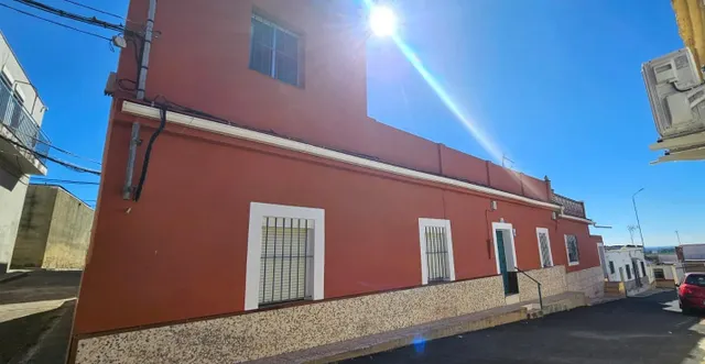 Casa con patio y azotea en Villanueva del Río y Minas — 9