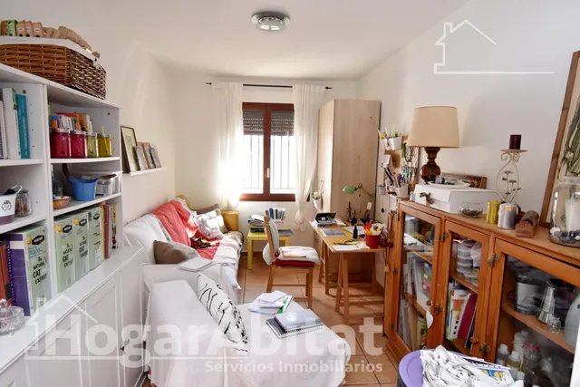 CHALET CON PISCINA, GARAJE Y TERRAZA — 28