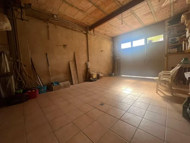 CASA EN EL CENTRO DE CAMARLES — 33