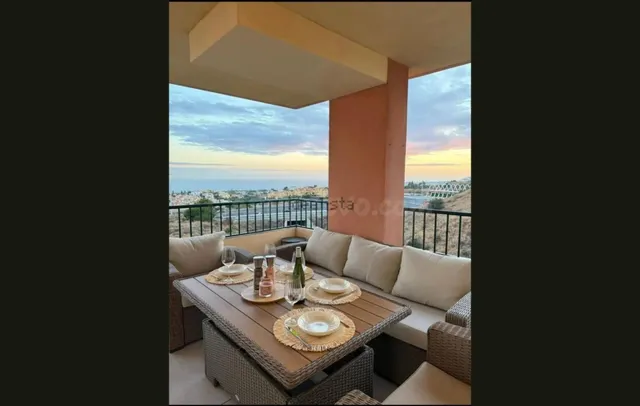 "Apartamento reformado de diseño con vistas panorámicas al m