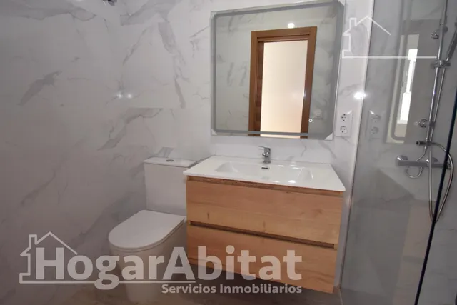 CASA REFORMA A ESTRENAR CON TERRAZA Y TRASTERO — 39