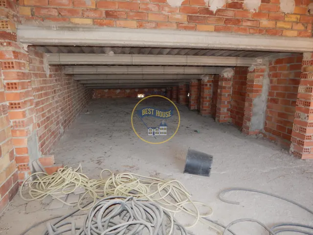 OPORTUNIDAD AMPLIA CASA CON LOCAL EN AIELO DE MALFERIT — 15