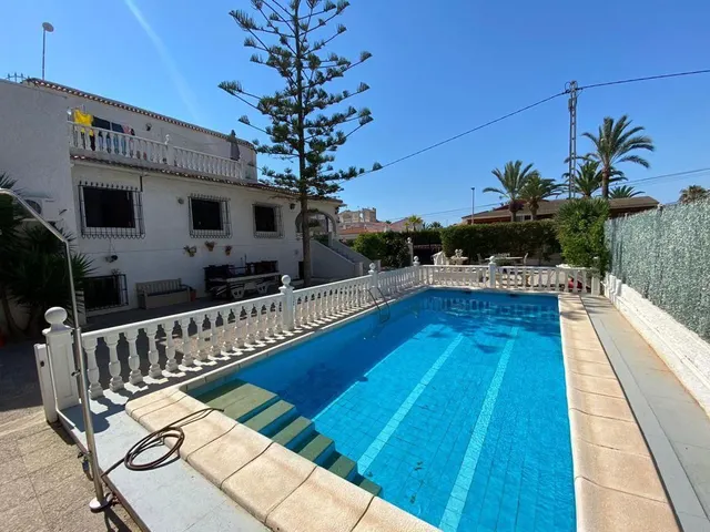 Casa 12 habitaciones 404m² en venta - Punta Prima — 24