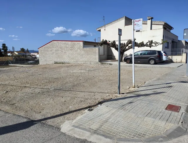 Terreno urbano cerca del mar | Ideal para vivienda o promoci - foto 5