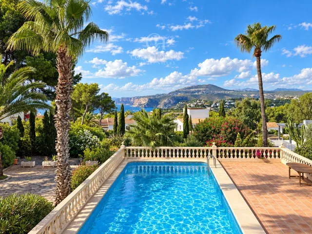 Villa mediterranea · vistas al mar y doble parcela en javea — 34