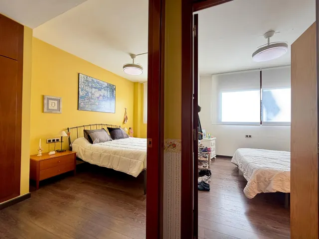 Luminoso piso de 3 dormitorios con suite junto a la plaza Vallès, en el corazón de Sabadell — 13