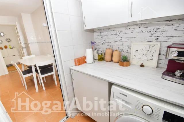Luz, amplitud y confort familiar en este exclusivo piso esquinero en residencial con piscina, garaje y trastero — 10