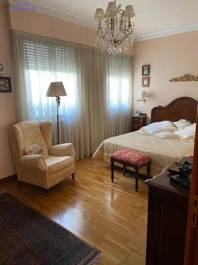 Piso en GRAN VIA , siete dormitorios. Orientación SUR. Dos garajes opcionales — 18