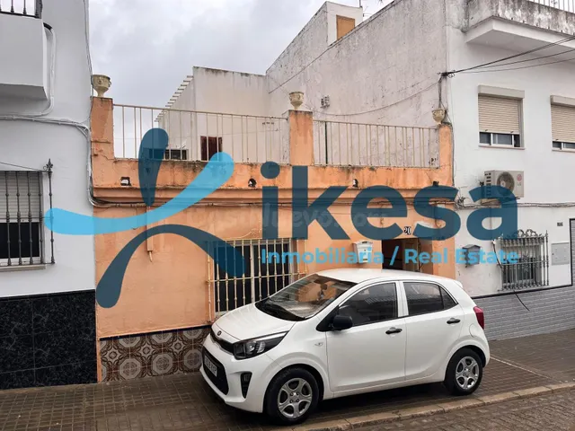 Casa adosada de planta baja + azotea - Morón de la Frontera 