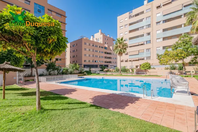 Ático duplex con terraza de 61 m2, plaza de aparcamiento, trastero, piscina comunitaria, padel - PTS. — 32