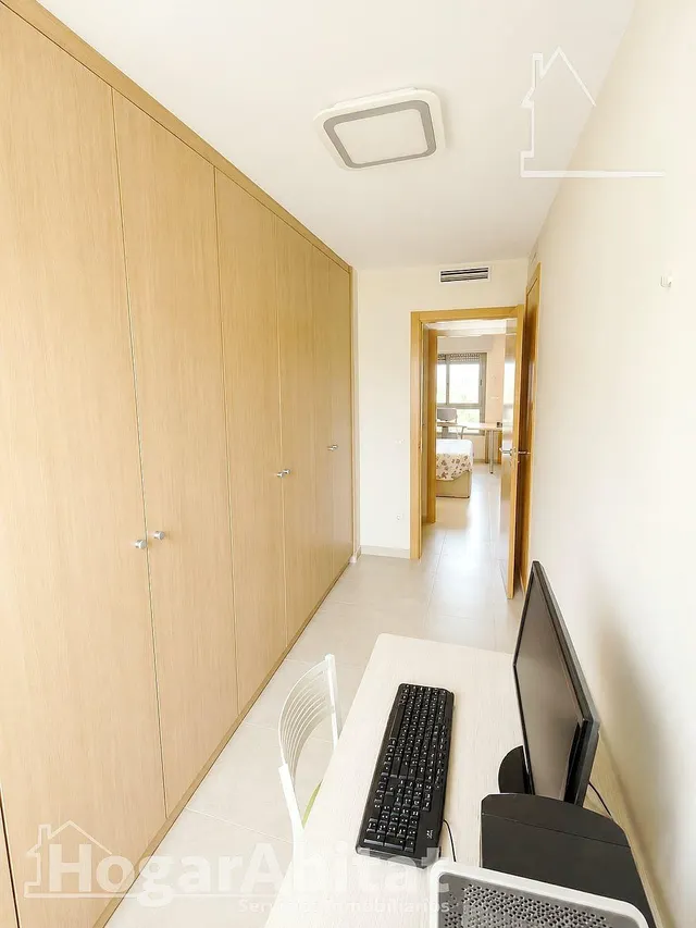 MUY AMPLIO Y EXTERIOR EN RESIDENCIAL CON GARAJE, TERRAZA Y PISCINA — 26