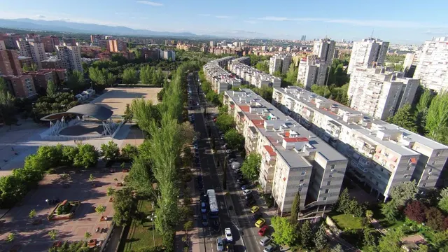 Piso en Calle Camarena — 23