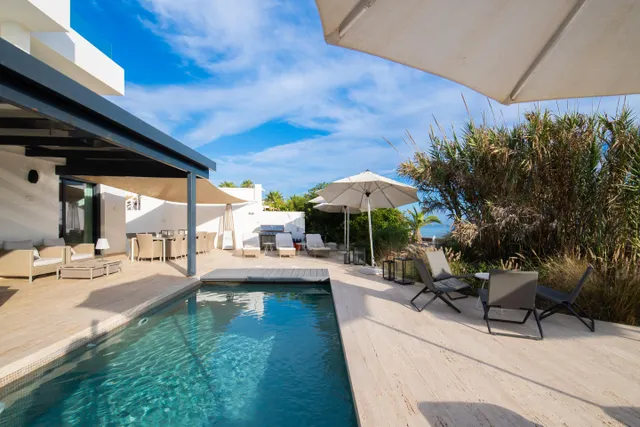 Spectacular Beachfront Designer Villa in Marbella — 24