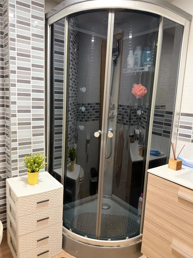 Piso de 2 dormitorios en eugenio gross – Málaga  230.000 € — 25