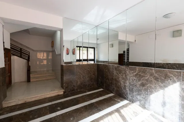 Piso 3 habitaciones en Calle Santa Margarita, junto Cmno. Bajo de Huétor — 29