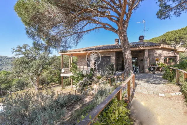 Casa en venta en plena montaña con piscina y vistas al mar en Cabrera de Mar — 9