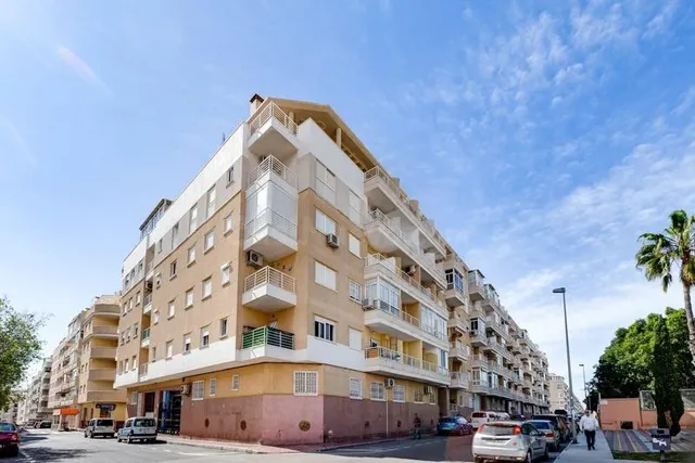 Increíble apartamento de 2 dormitorios cerca de la playa en  - foto 2