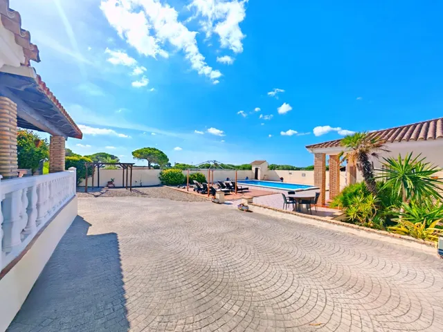 CHALET INDEPENDIENTE CON PISCINA, 1.200 M2 DE PARCELA Y MÚLT - foto 4