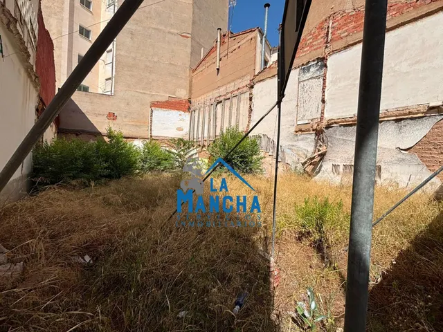 *450.000€* INMOBILIARIA LA MANCHA VENDE SOLAR EN LA ZONA CIR - foto 4