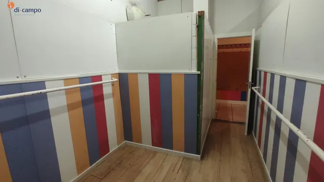 AMPLIO LOCAL EN VENTA, PASEO SAN ISIDRO, VALLADOLID. FACHADA A TRES CALLES. — 23