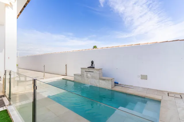 ESPECTACULAR CHALET EN CHICLANA — 46